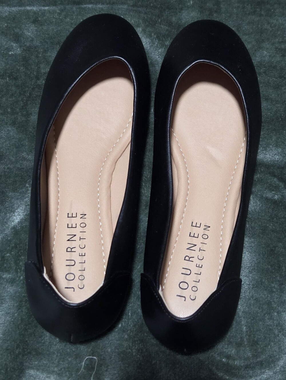 Journee Collection Black Round-Toe Ballet Flats
